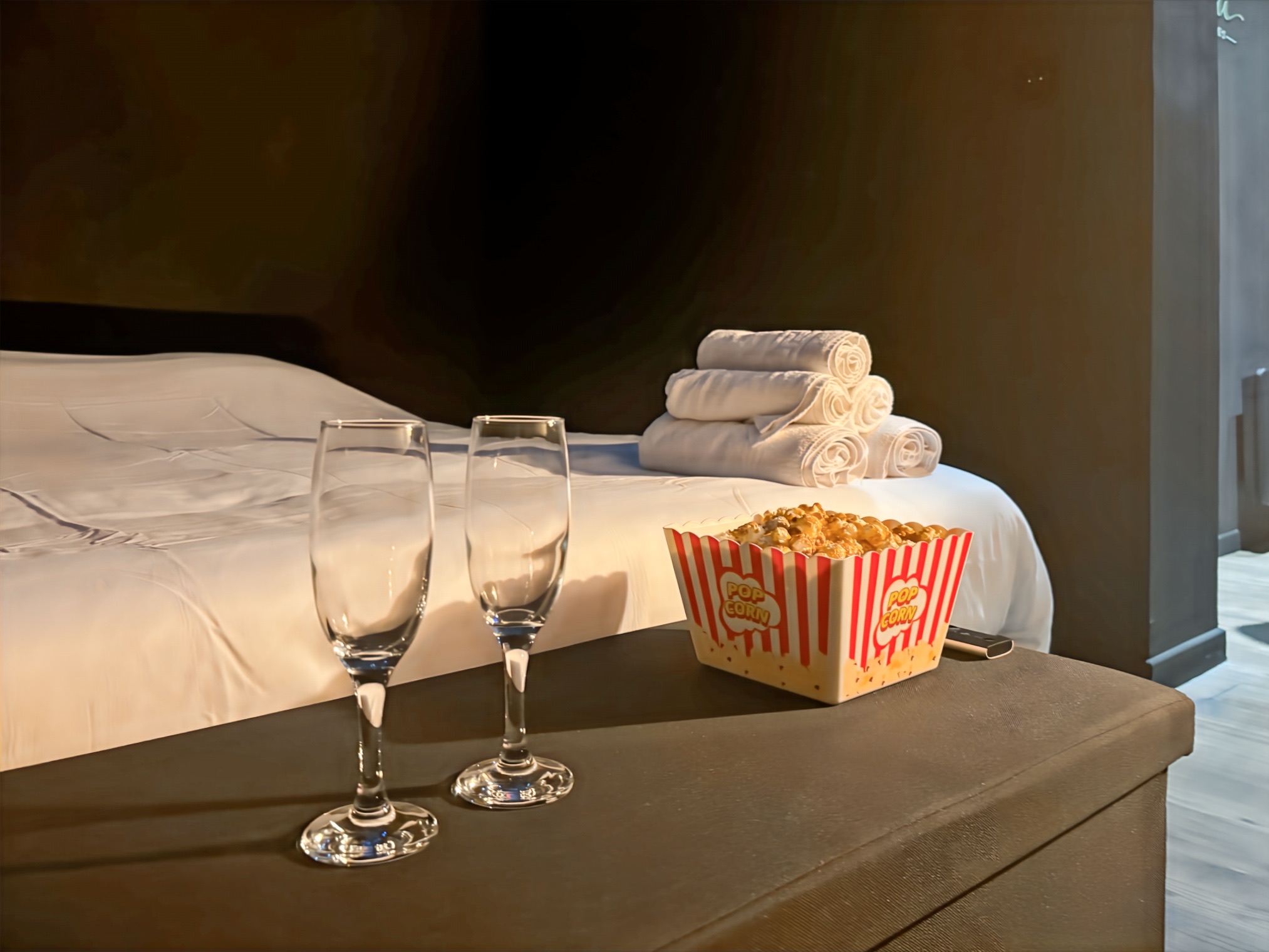 Champagne et pop-corn préparés pour la séance privée